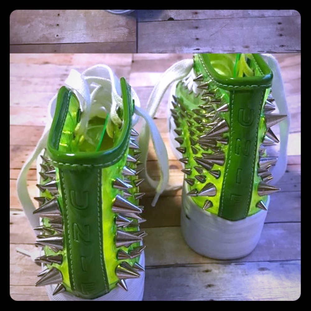 IN SEARCH OF UNIF KOOP SNEAKERS SIZE 9 PLEASE!